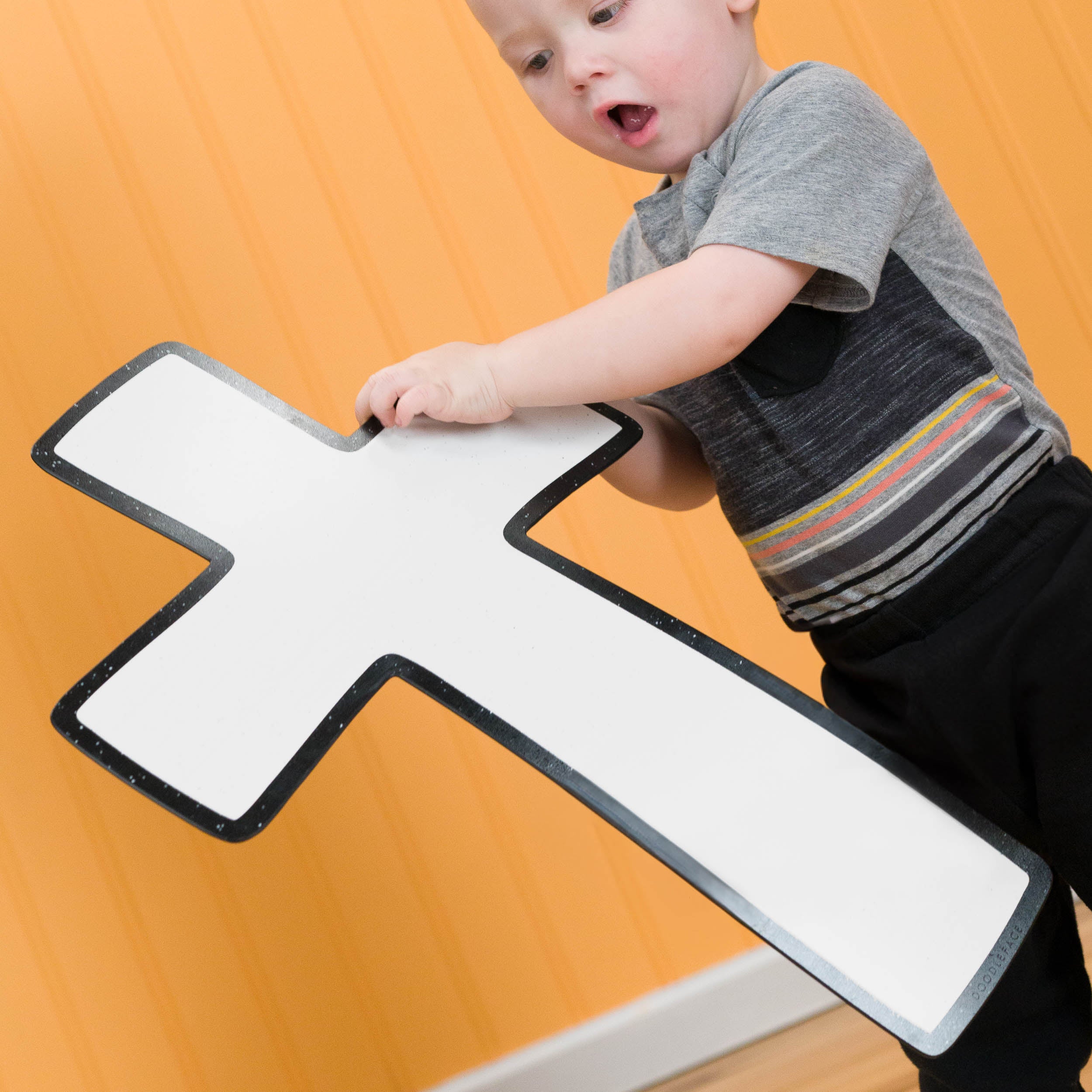 Cross | Color n’ Erase | Play & Décor