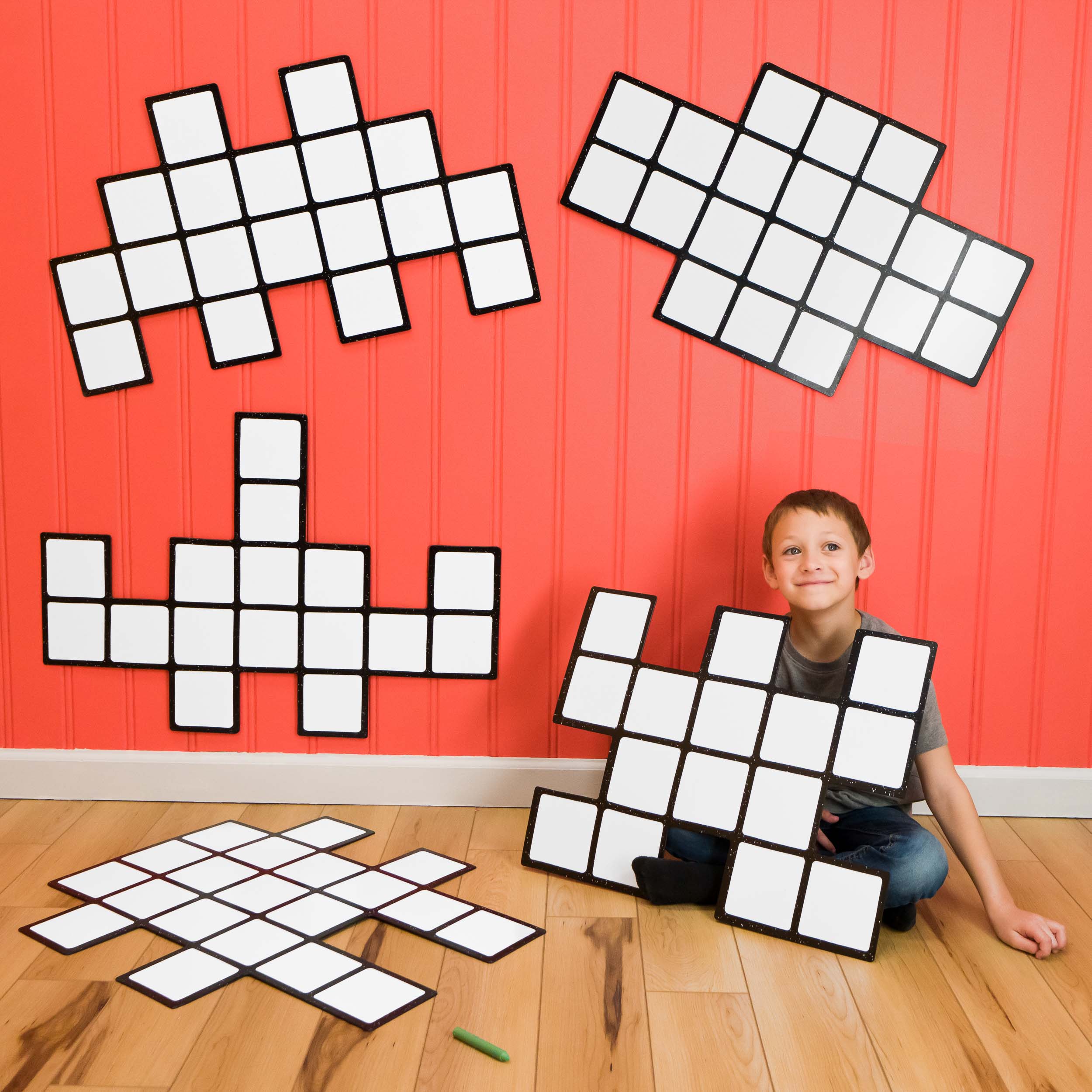 Pixel Invaders Set | Color n’ Erase | Play & Décor