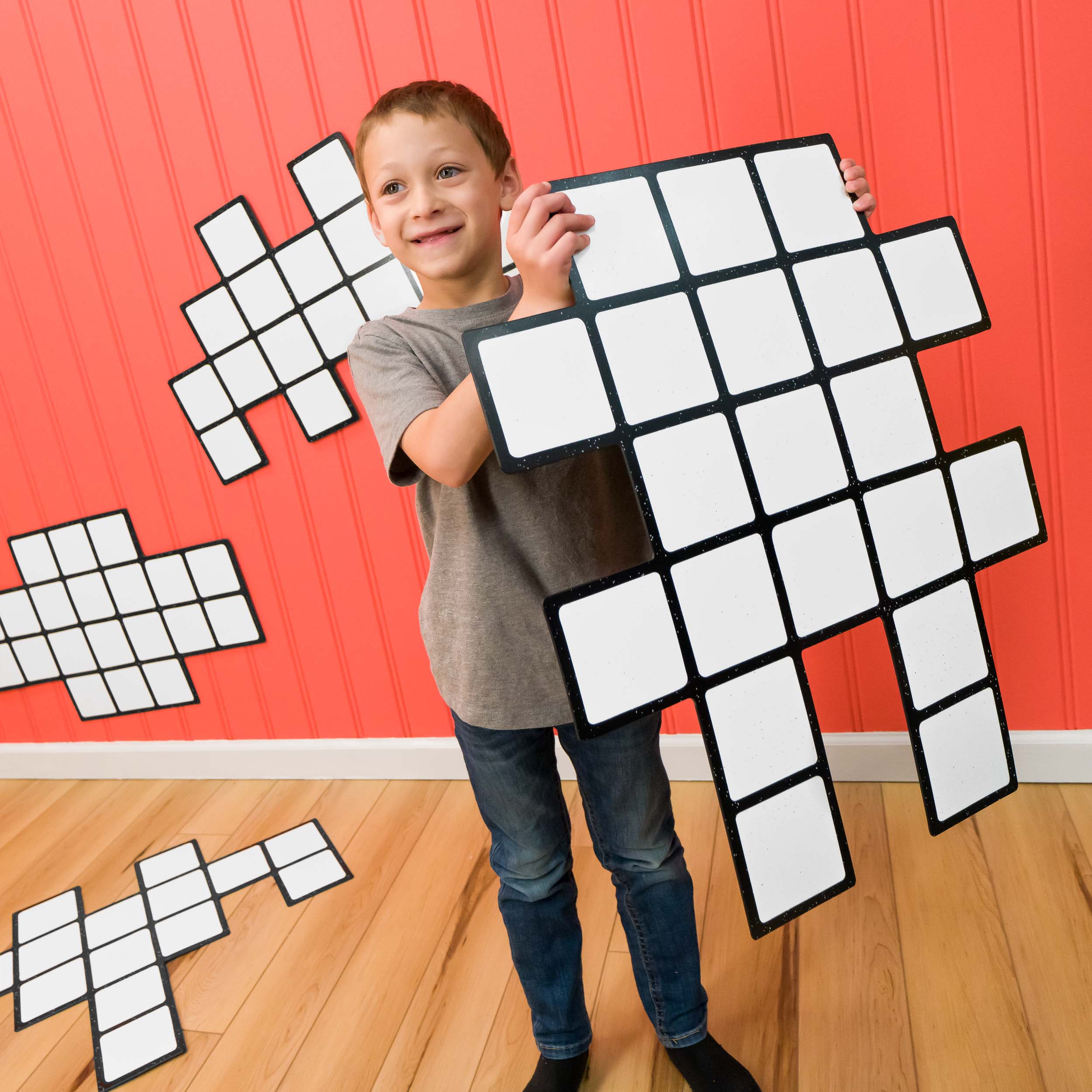 Pixel Invaders Set | Color n’ Erase | Play & Décor